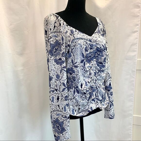ECLAIR White blue long sleeve floral vine print blouse Sz L NWT - Picture 3 of 10